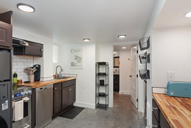 Foto del edificio - 2314 NE Flanders St