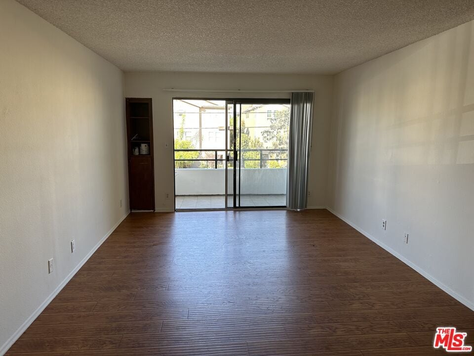 Primary Photo - 14130 Sherman Way
