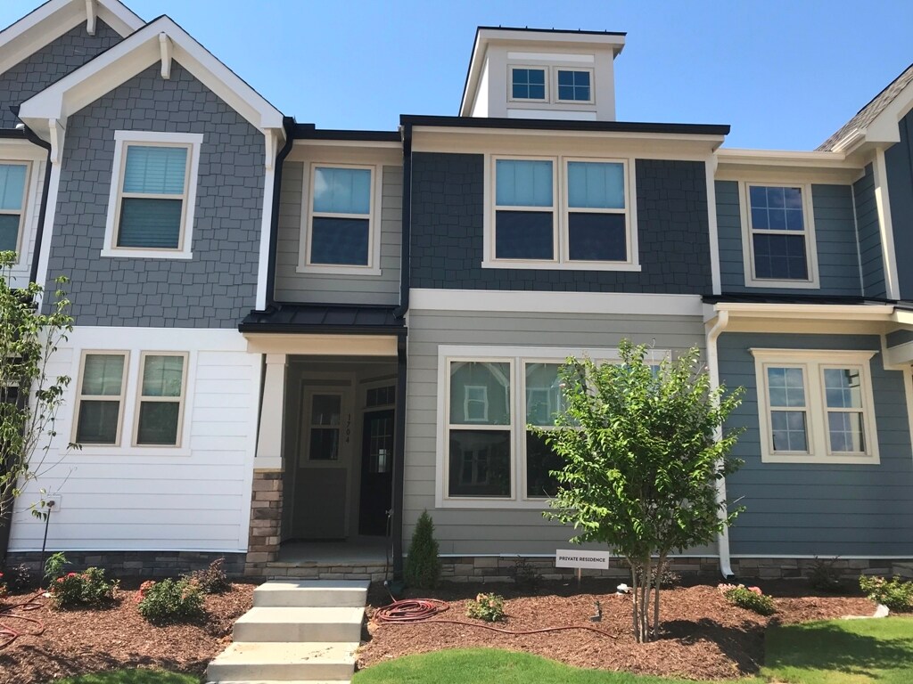 Foto principal - 1704 Shady Oaks Dr