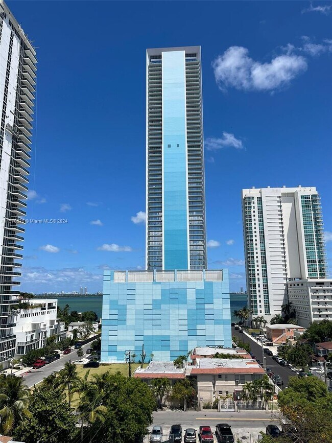 Foto del edificio - 321 NE 26th St