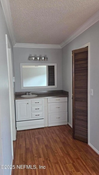 Foto del edificio - 8394 Kipling Ct
