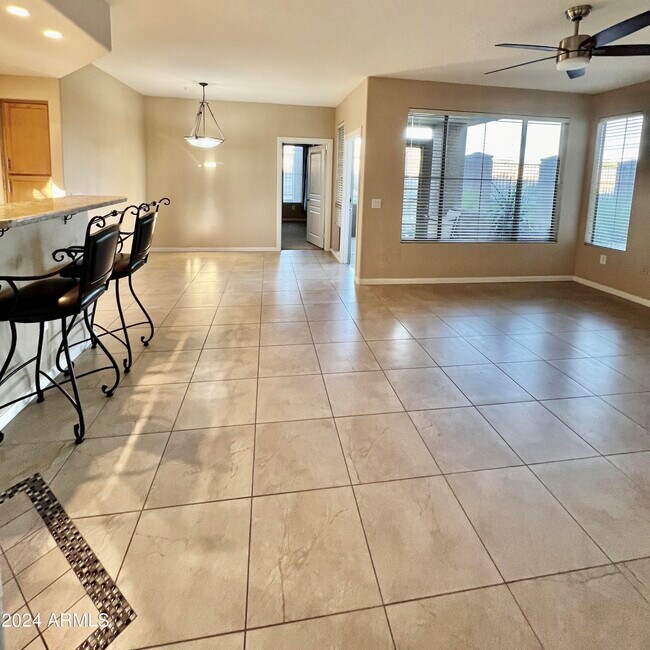 Foto del edificio - 11680 E Sahuaro Dr