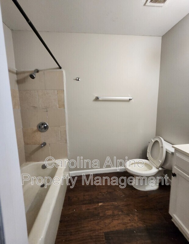 Foto del edificio - 3621 Somerset Dr