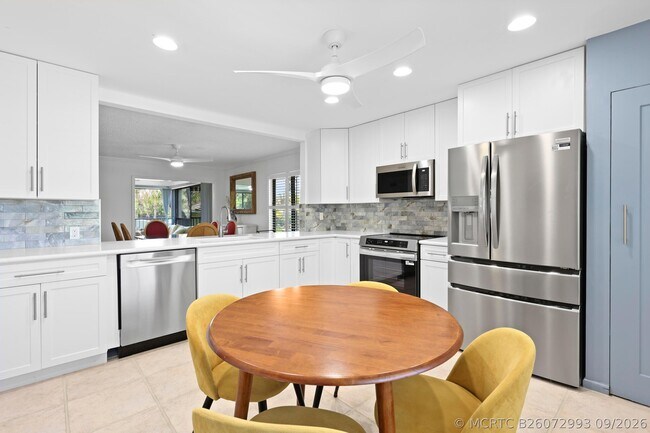 Building Photo - 5172 SE Club Way