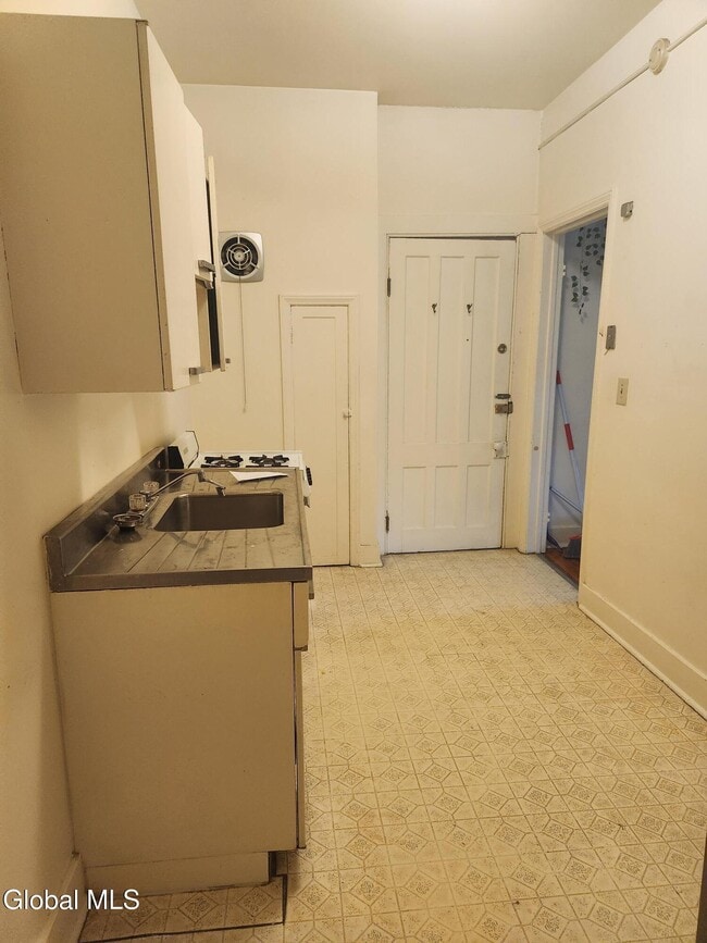 Building Photo - 156 Jay St