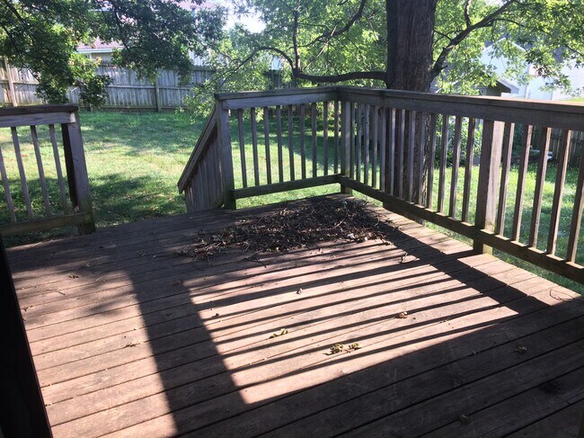 Cubierta trasera - 8715 NW 83rd Street