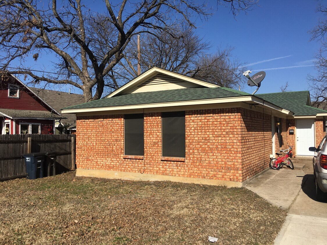 806 W Arlington Ave (Front looking NW) - 806 W Arlington Ave