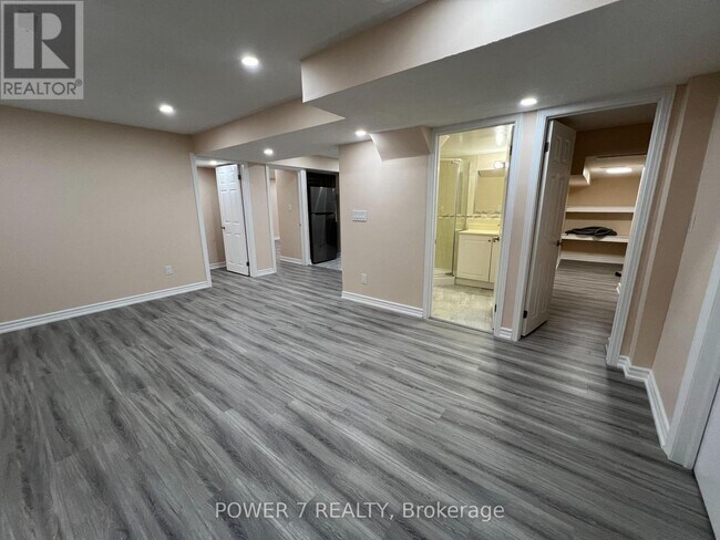 Building Photo - 287 Castlemore Ave
