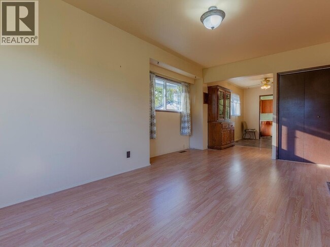 Photo du bâtiment - 12187-12227 227 St