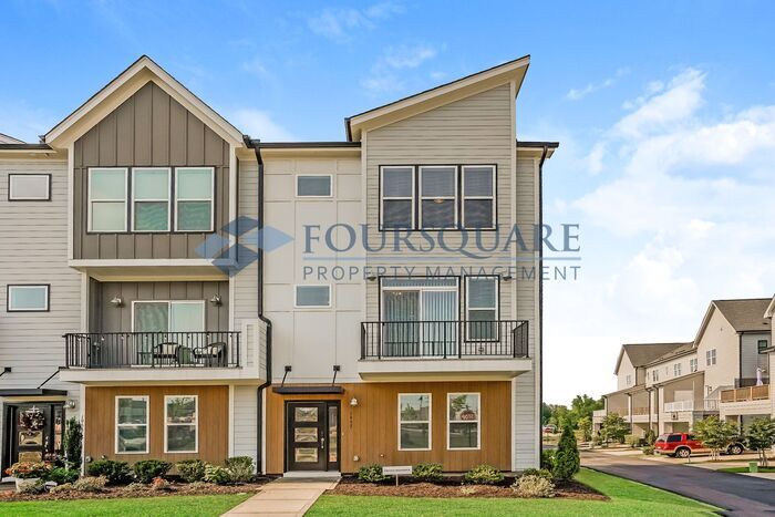 Primary Photo - Three- Stories End Unit Town Home | Entry ...