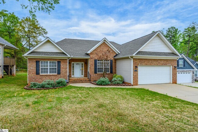 Building Photo - 111 Heritage Creek Dr