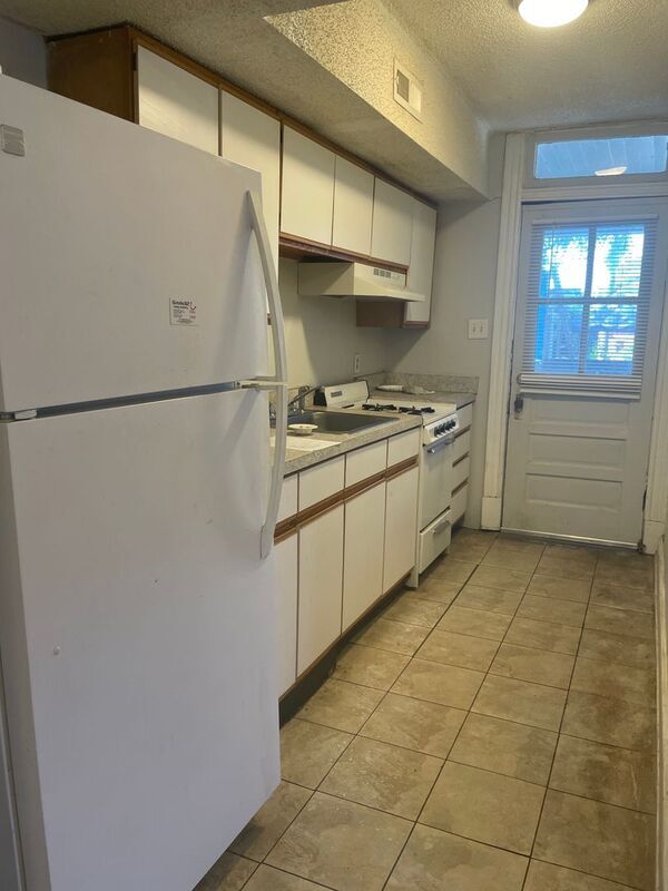 Foto del edificio - 2603-2605 Parkwood Ave