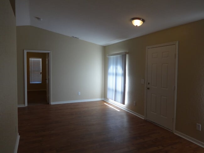 Building Photo - 3965 SW Laffite St