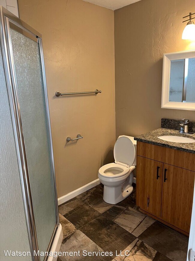 Building Photo - 2 br, 1 bath House - 1918 Thurston St SE
