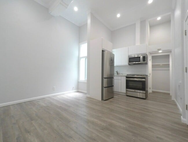 Photo - 518 7th St Apartment
