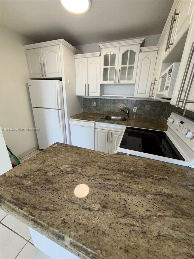 Foto del edificio - 3551 SW 9th Terrace