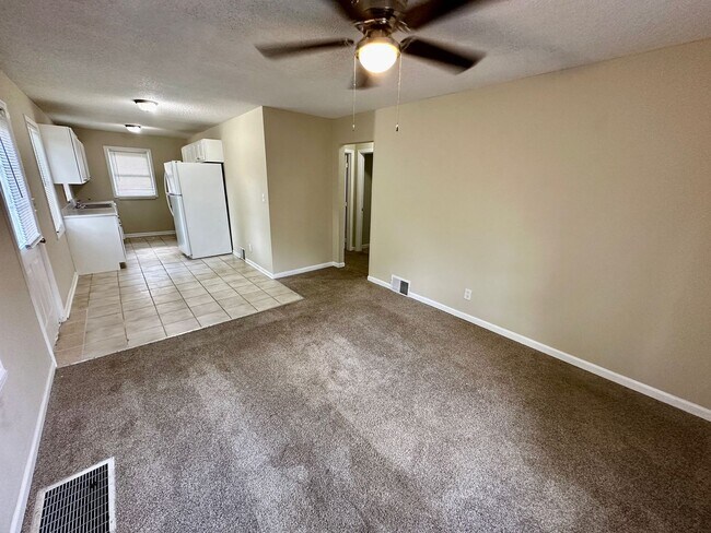 Foto del edificio - 10516 E 27th Terrace S