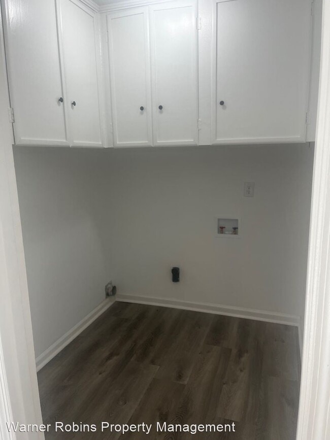 Building Photo - 3 br, 2 bath House - 107 Galahad Dr