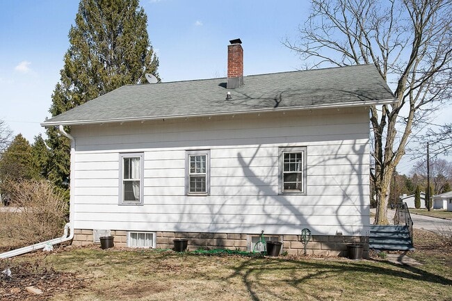 Building Photo - 705 N 5th Ave