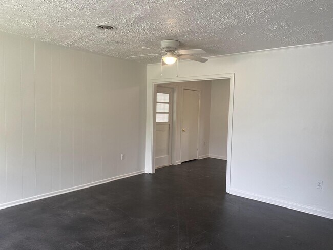 Foto del edificio - 2108 Independence St