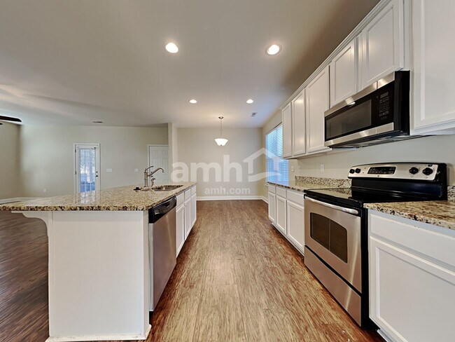 Building Photo - 206 Red Leaf Blvd