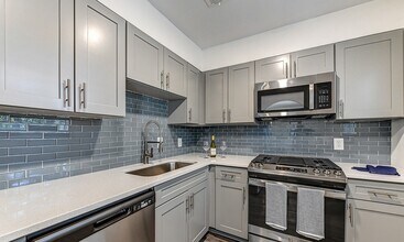 Building Photo - Wildwood Ridge Apartments