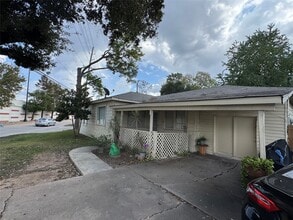 Building Photo - 4511 S Main St