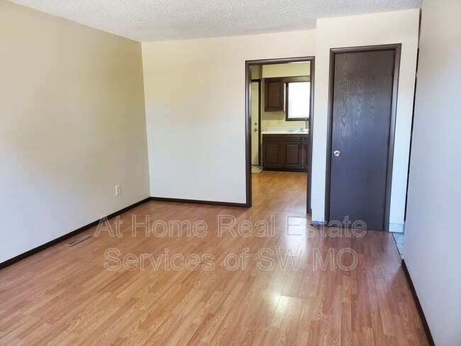 Foto del edificio - 627 W Meadowview