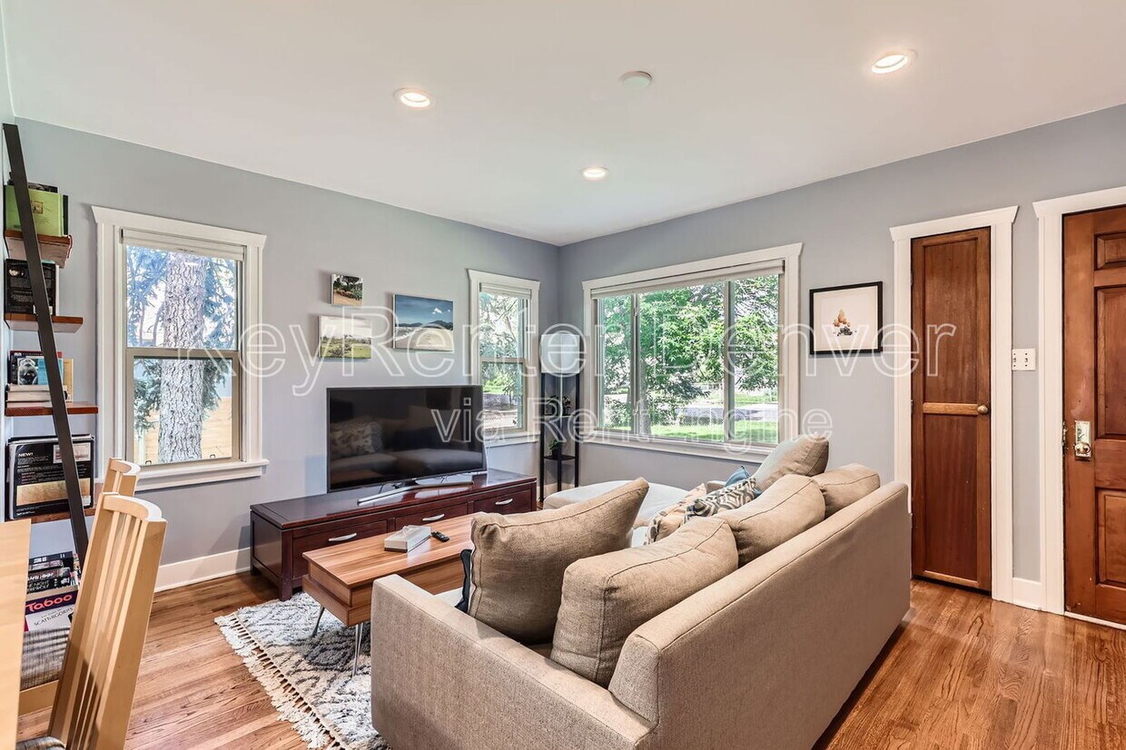 Foto principal - 890 Depew St