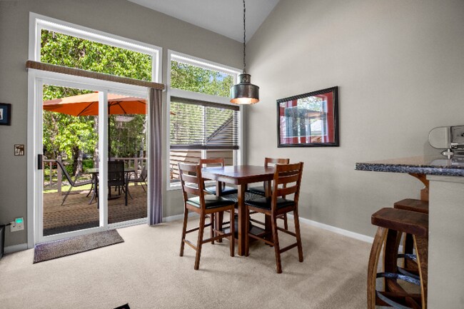 Foto del edificio - 1750 E Lakeshore Dr