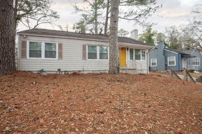 Photo - Spacious 3bd/2ba w/ Large Backyard & Close to ATL Beltline! House