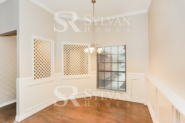 Building Photo - This is everything you have been looking for!