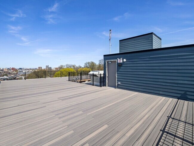 Foto del edificio - 249 Corey Rd