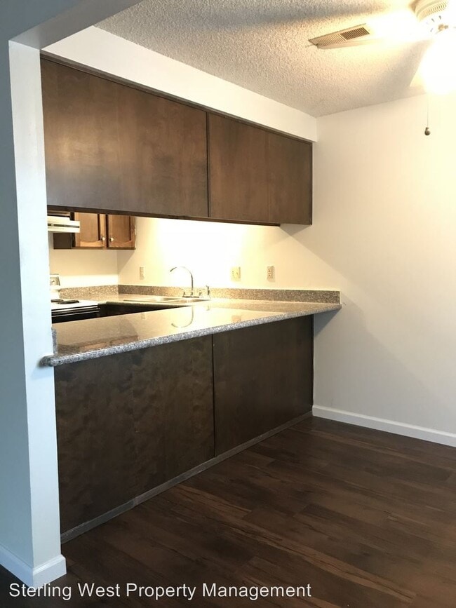 Building Photo - 1 br, 1 bath House - 1044 Woodrow Ln.