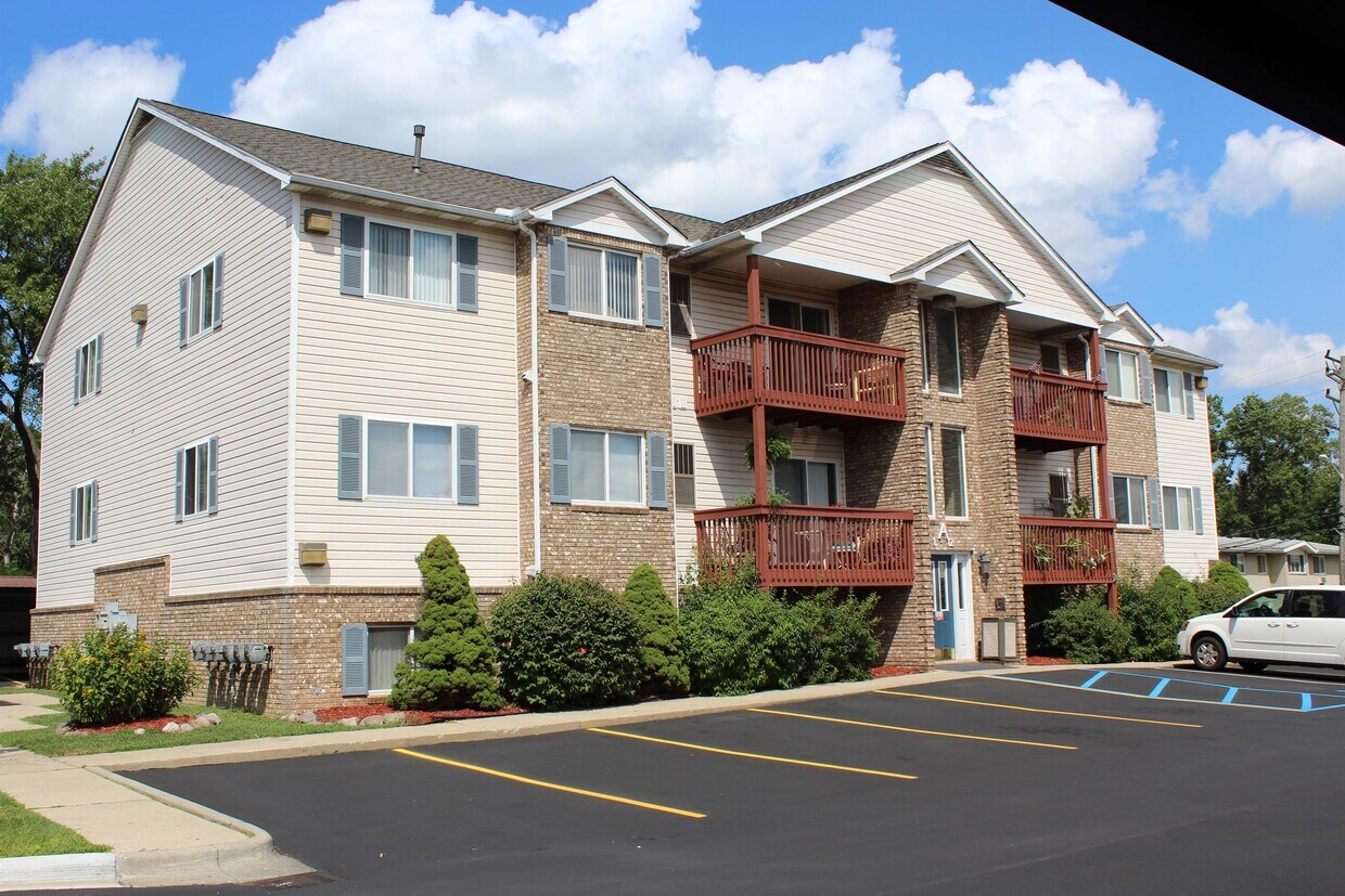 3670 S John Hix Rd Unit 12 UPG+, Wayne, MI 48184 Room for Rent in