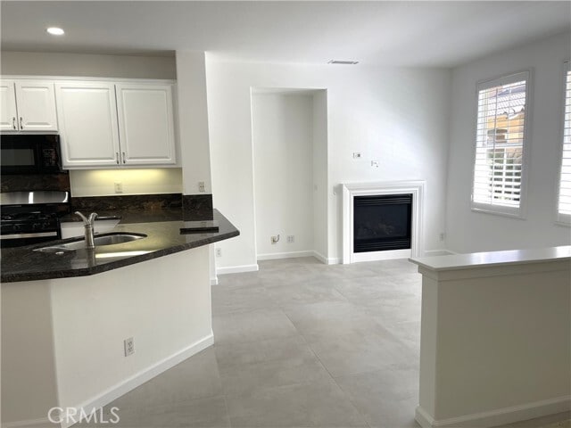 Building Photo - 14 Destino Way
