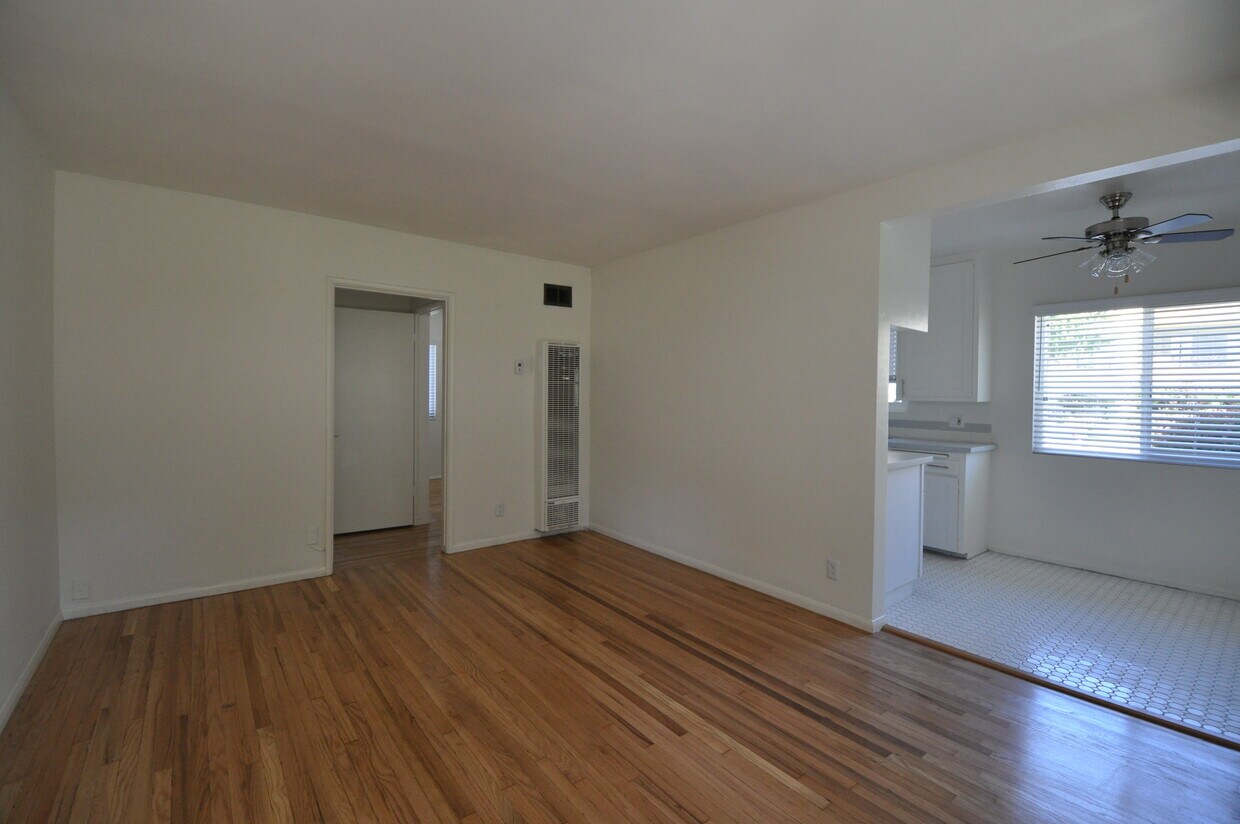 Primary Photo - 11054 Otsego St