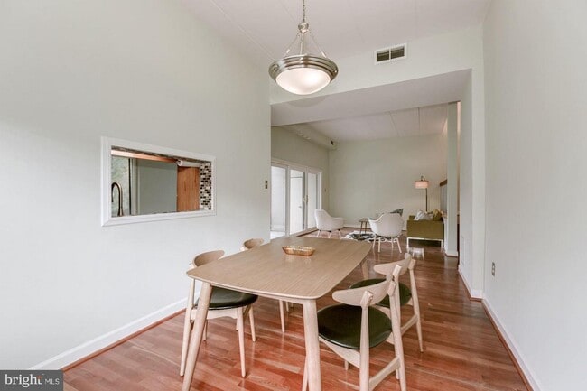 Foto del edificio - 126 Roberts Ln