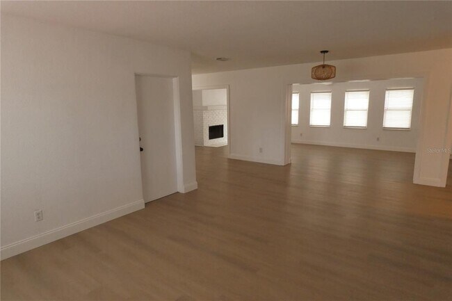 Foto del edificio - 8468 7th Way N