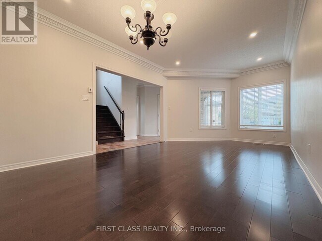 Building Photo - 70 Loredana Ct