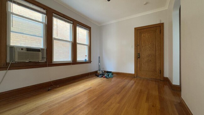 Foto del edificio - 6855 W Addison St