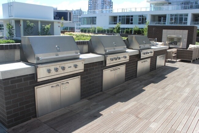 Building Photo - Luxury 2bed/1.75bath Condo at Insignia in ...
