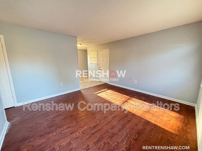 Building Photo - 4464 Sunvalley Dr