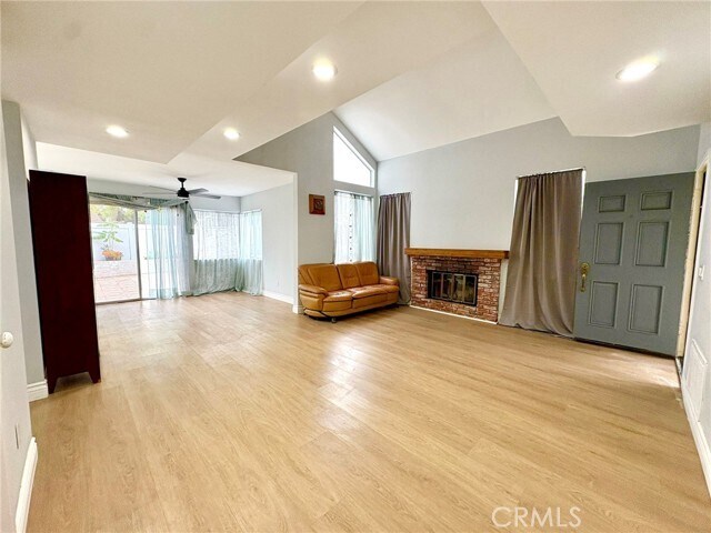 Foto del edificio - 2747 Fairlane Pl