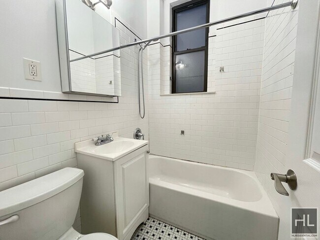 Foto del edificio - EAST 82 STREET