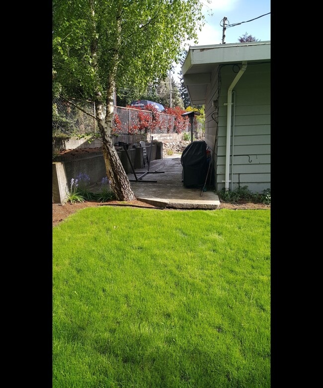 Building Photo - 1203 SW 144th St