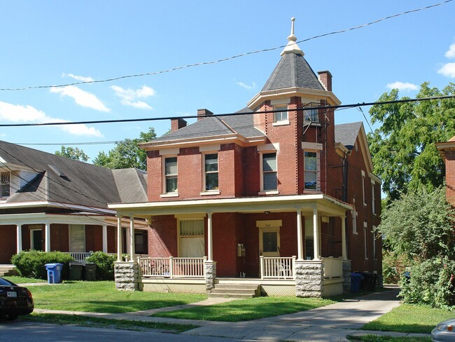 Building Photo - 302 E Maxwell St