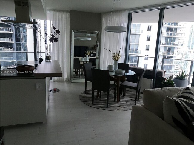 Foto del edificio - 1000 Brickell Plz