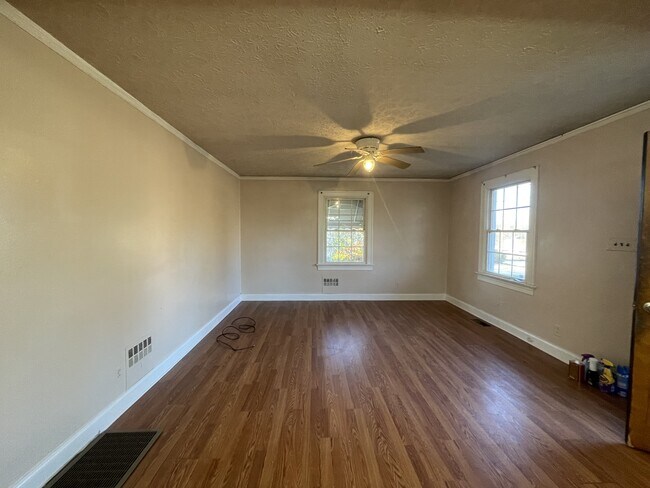 Foto del edificio - 270 Crescent Ln