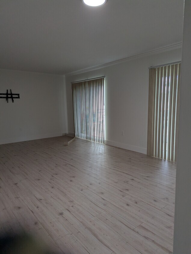Foto del edificio - 8809 Bay Pointe Dr